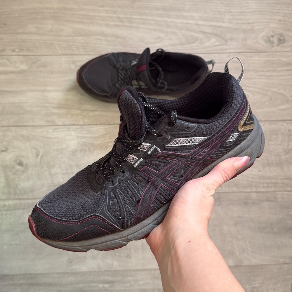 ASICS 9.5 Athletic Shoes Sneakers 9.5